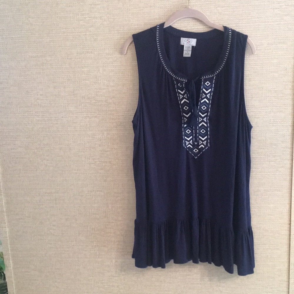Sleeveless tank with Tassle tie